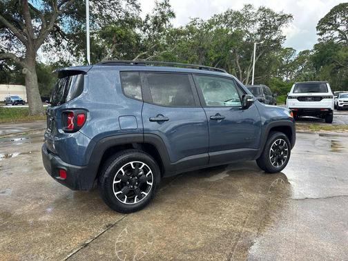 Slate Blue Pearlcoat 2023 Jeep Renegade Upland