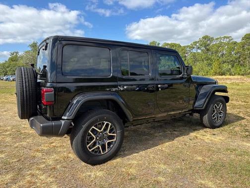 2025 Jeep Wrangler 4-Door Sahara 4x4