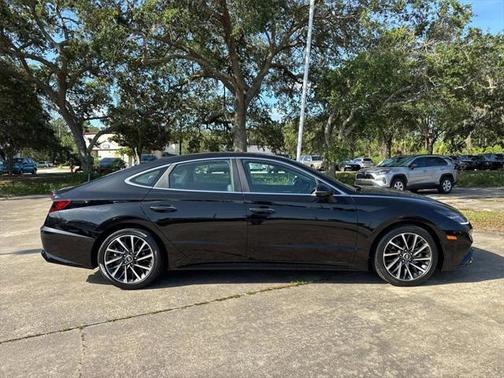 2022 Hyundai SONATA Limited