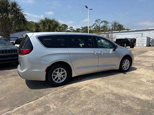 Silver Mist Clearcoat 2026 Chrysler Pacifica L