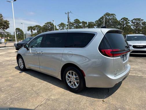Silver Mist Clearcoat 2026 Chrysler Pacifica L