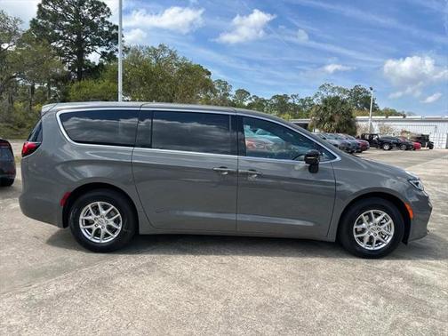 2025 Chrysler Pacifica L
