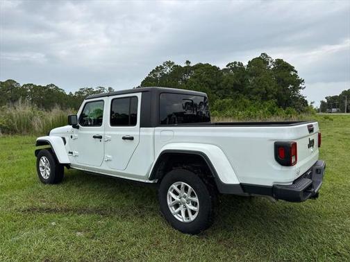 2023 Jeep Gladiator Sport S