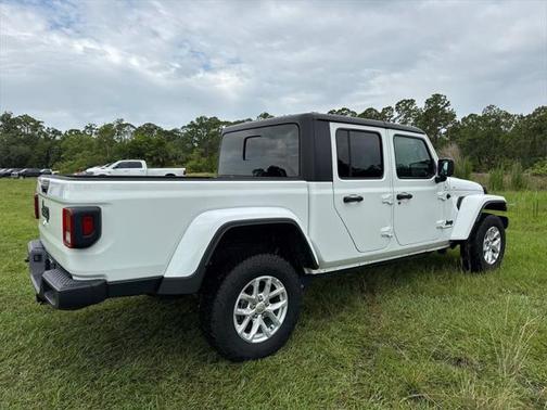 2023 Jeep Gladiator Sport S