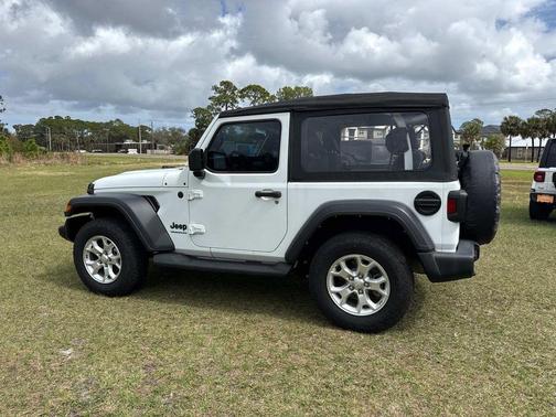 Bright White Clearcoat 2022 Jeep Wrangler Sport