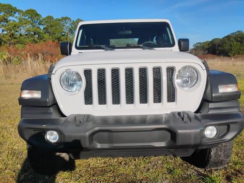 2022 Jeep Wrangler Sport