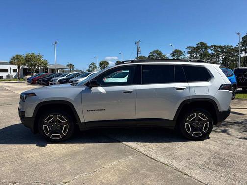 Silver Zynith Clearcoat 2026 Jeep Cherokee Limited