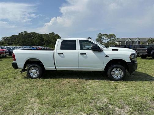 2024 RAM 2500 Tradesman Crew Cab 4x4 6'4' Box
