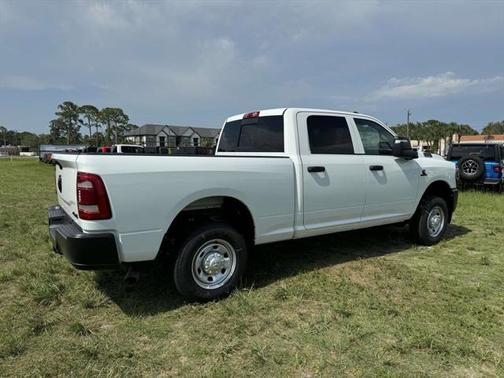 2024 RAM 2500 Tradesman Crew Cab 4x4 6'4' Box