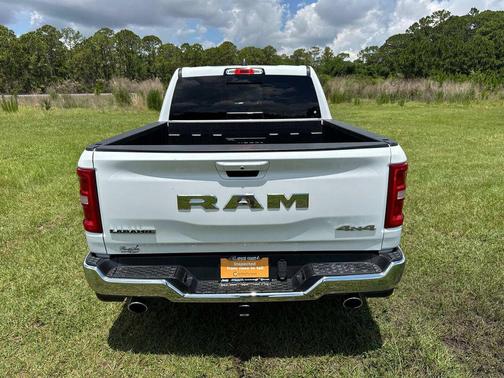 Bright White Clearcoat 2025 RAM 1500 Laramie