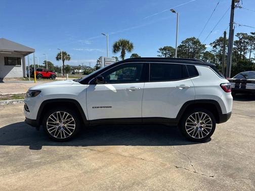 Bright White Clearcoat 2023 Jeep Compass Limited