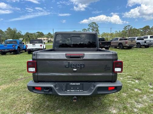 2021 Jeep Gladiator Willys 4x4