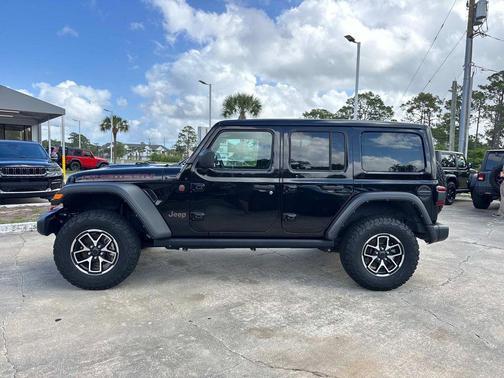 Black Clearcoat 2024 Jeep Wrangler Rubicon