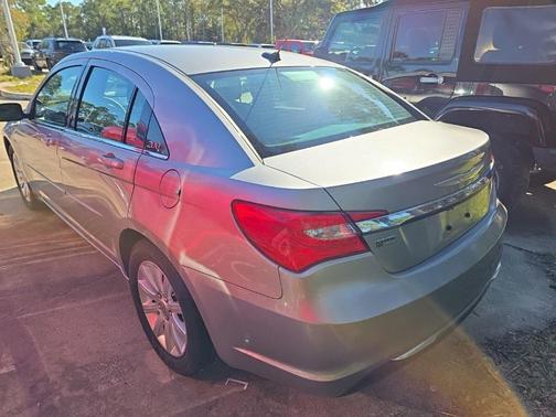 2013 Chrysler 200 Touring