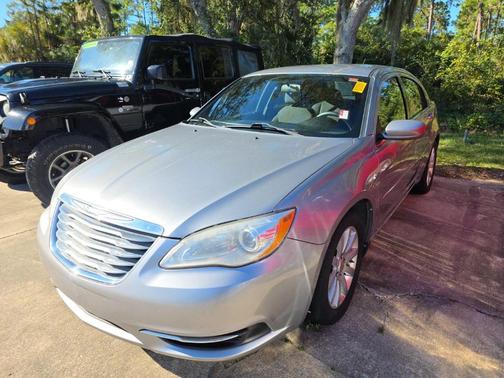 2013 Chrysler 200 Touring