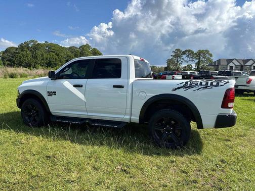 Bright White Clearcoat 2022 RAM 1500 Classic Warlock Crew Cab 4x4 5'7' Box