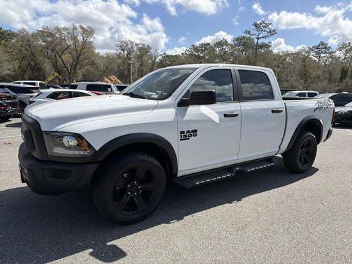 Bright White Clearcoat 2022 RAM 1500 Classic Warlock Crew Cab 4x4 5'7' Box