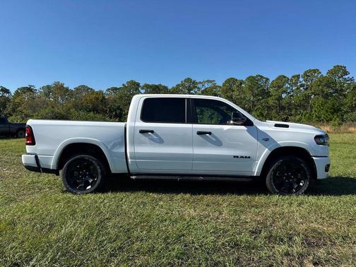 Bright White Clearcoat 2026 RAM 1500 Big Horn/Lone Star