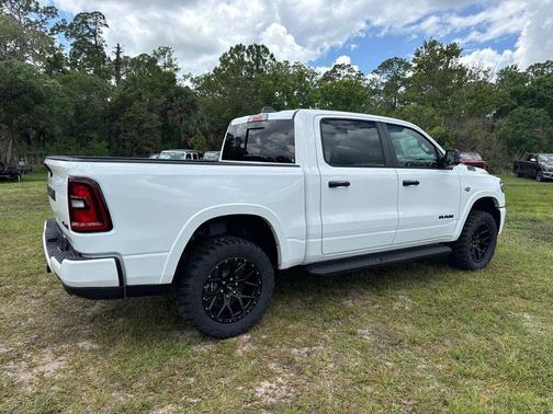 Bright White Clearcoat 2026 RAM 1500 Big Horn/Lone Star