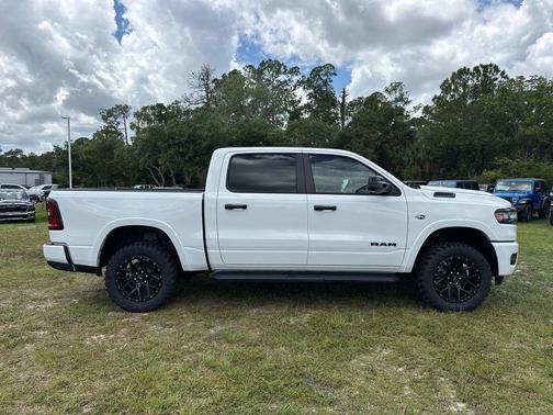 Bright White Clearcoat 2026 RAM 1500 Big Horn/Lone Star