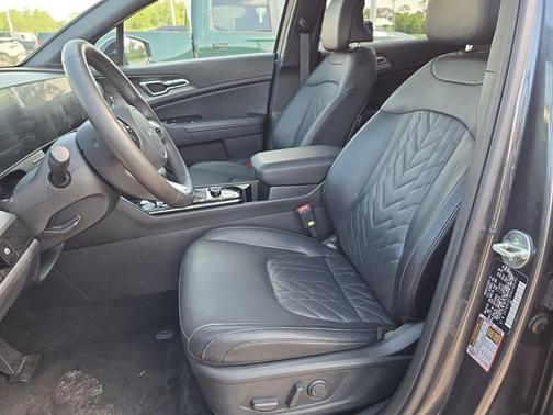 Gravity Gray 2024 Kia Sportage X-Line