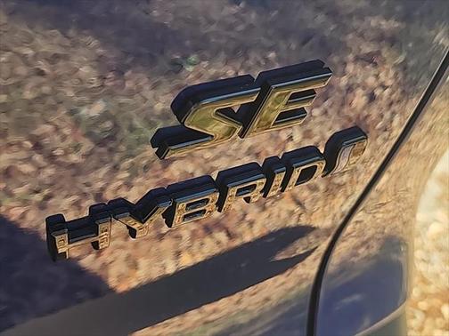 2024 Toyota Corolla Hybrid SE