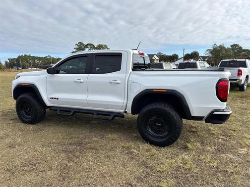 2024 GMC Canyon AT4