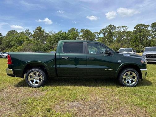 Serrano Green Metallic 2026 RAM 1500 Big Horn/Lone Star