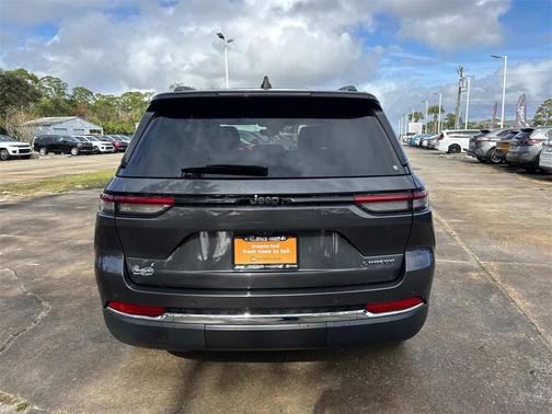 2023 Jeep Grand Cherokee Laredo