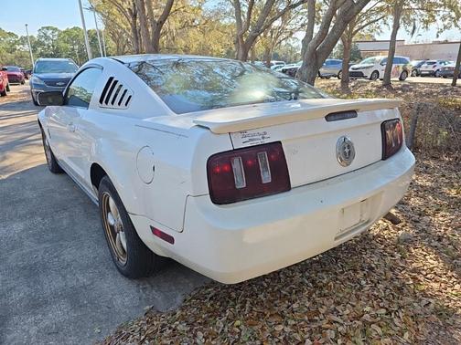 2007 Ford Mustang Deluxe