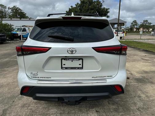 2022 Toyota Highlander Platinum