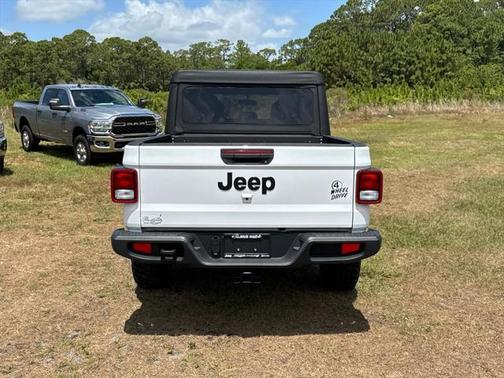 2022 Jeep Gladiator Willys 4x4