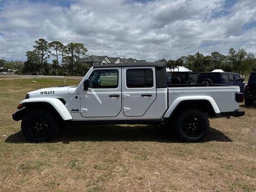 2022 Jeep Gladiator Willys 4x4