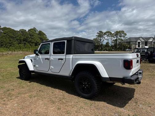 2022 Jeep Gladiator Willys 4x4