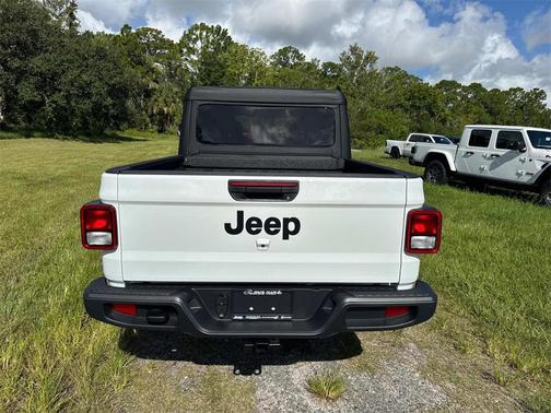 2025 Jeep Gladiator Sport S