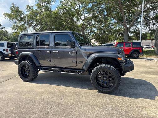 Granite Crystal Metallic Clearcoat 2026 Jeep Wrangler Sport