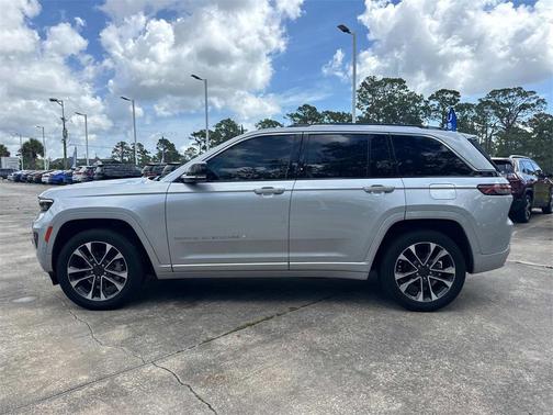 2022 Jeep Grand Cherokee Overland