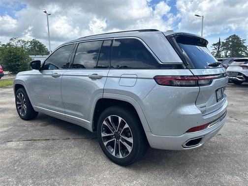 2022 Jeep Grand Cherokee Overland
