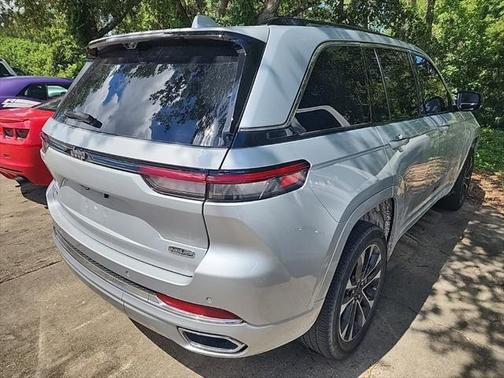 2022 Jeep Grand Cherokee Overland