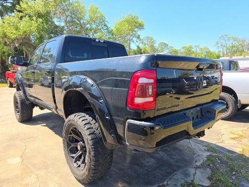 2022 RAM 2500 Laramie Crew Cab 4x4 6'4' Box