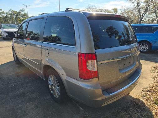 2015 Chrysler Town & Country Limited