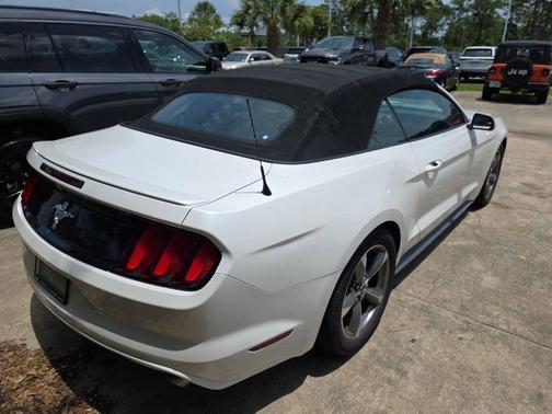 White Platinum Clearcoat Metallic 2017 Ford Mustang V6