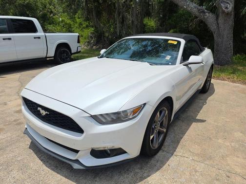 White Platinum Clearcoat Metallic 2017 Ford Mustang V6