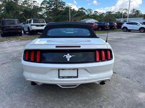 White Platinum Clearcoat Metallic 2017 Ford Mustang V6