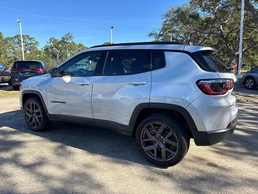 Silver Zynith Metallic Clearcoat 2026 Jeep Compass Latitude