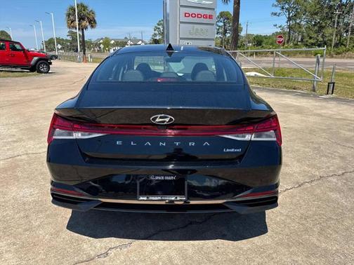 2022 Hyundai ELANTRA Limited