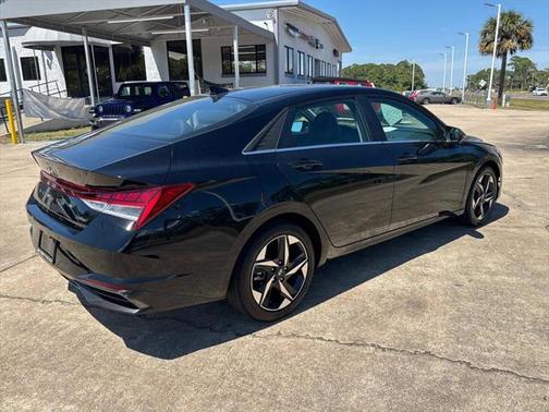2022 Hyundai ELANTRA Limited