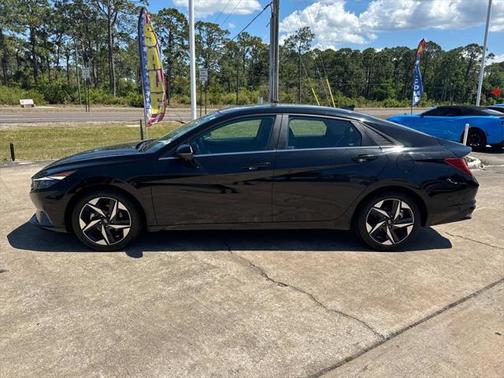 2022 Hyundai ELANTRA Limited
