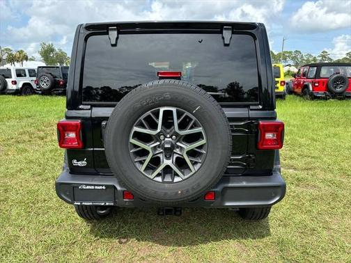 2024 Jeep Wrangler 4-Door Sahara 4x4