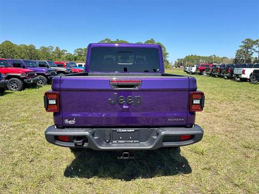 Reign 2026 Jeep Gladiator Sahara 4x4